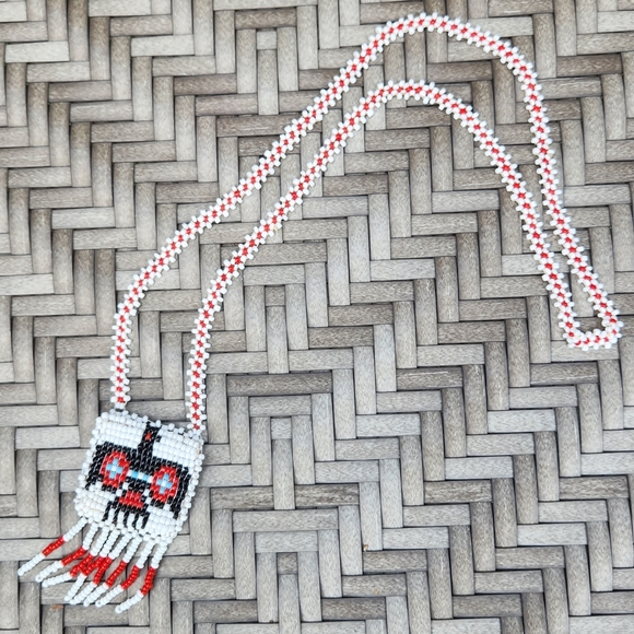 Handmade Vintage Native American seed bead necklace - Picture 3 of 7